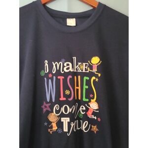 🎄T-shirt "I Make Wishes Come True" Christmas Holiday Shirt size Large Unisex